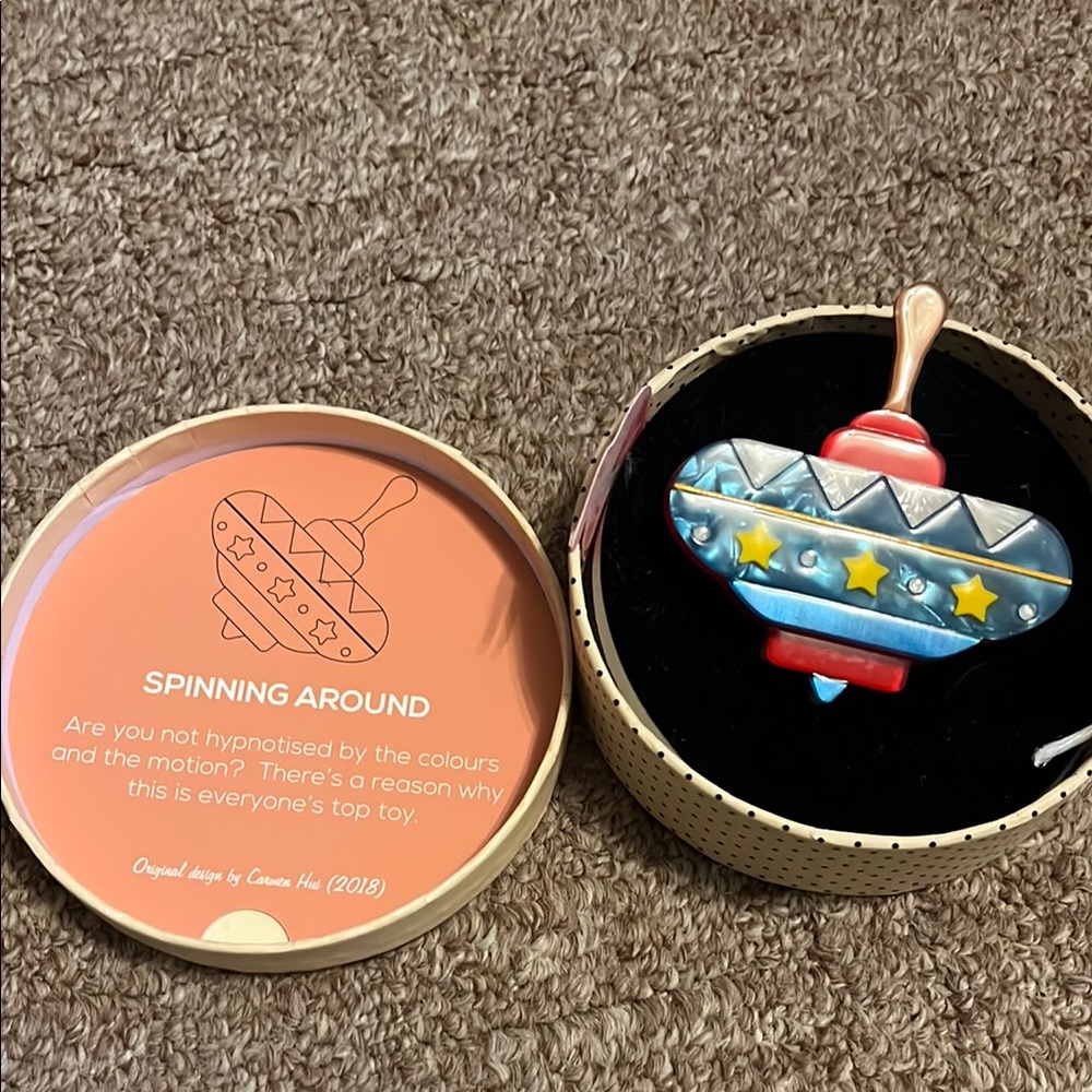 Erstwilder Spinning Around Brooch